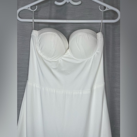 💖Beautiful White Strapless Dress✨ Size (M) - Picture 2 of 7